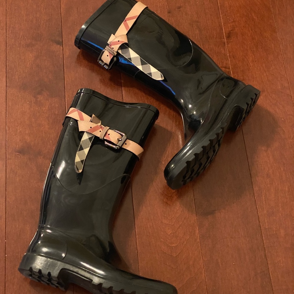 Classic Burberry Rain boots, authentic, size 37